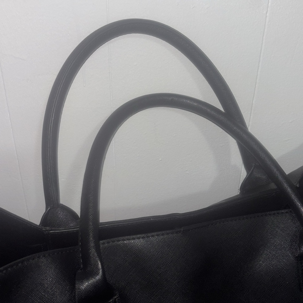 I speak Fluent Italian Vegan leather designer black tote-LA/TC - Picture 4 of 9